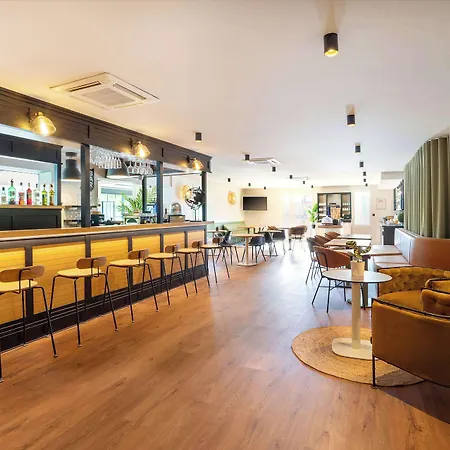 Отель Western Jallieu Бургуэн